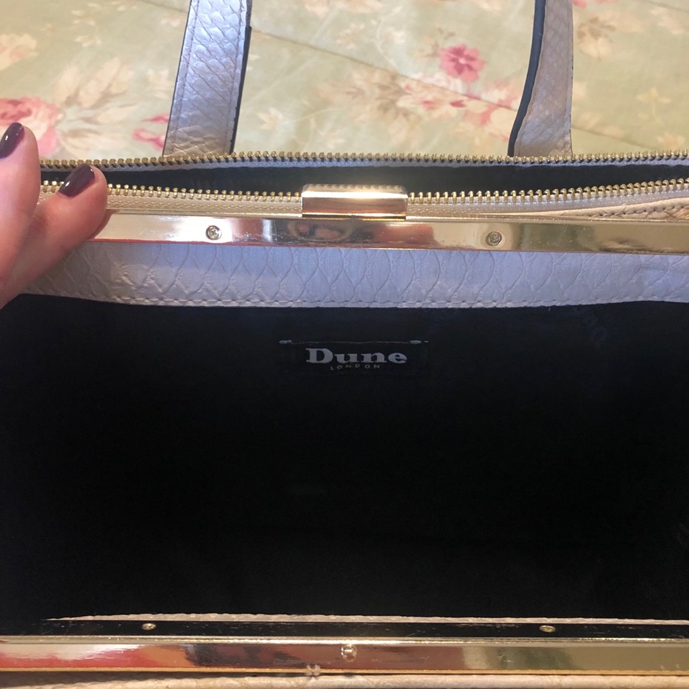 Dune embossed crocodile leather. - Picture 11 of 15